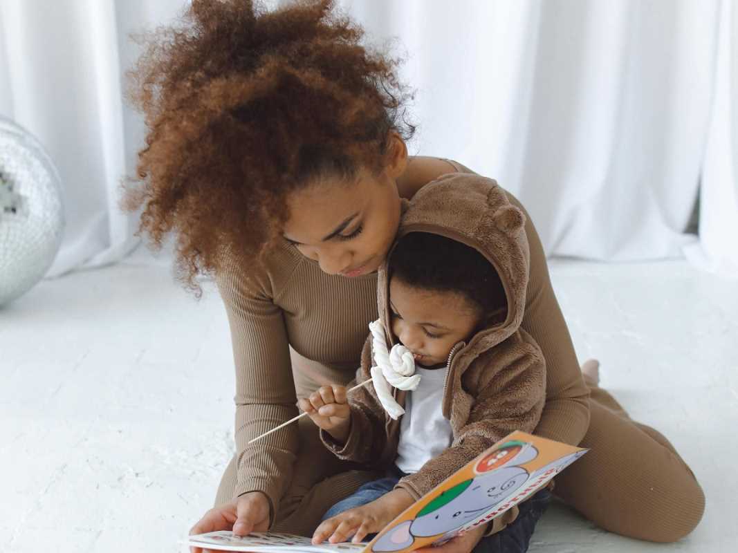 Seven Major Advantages of Teaching Your Toddler Cultural Storytelling Techniques